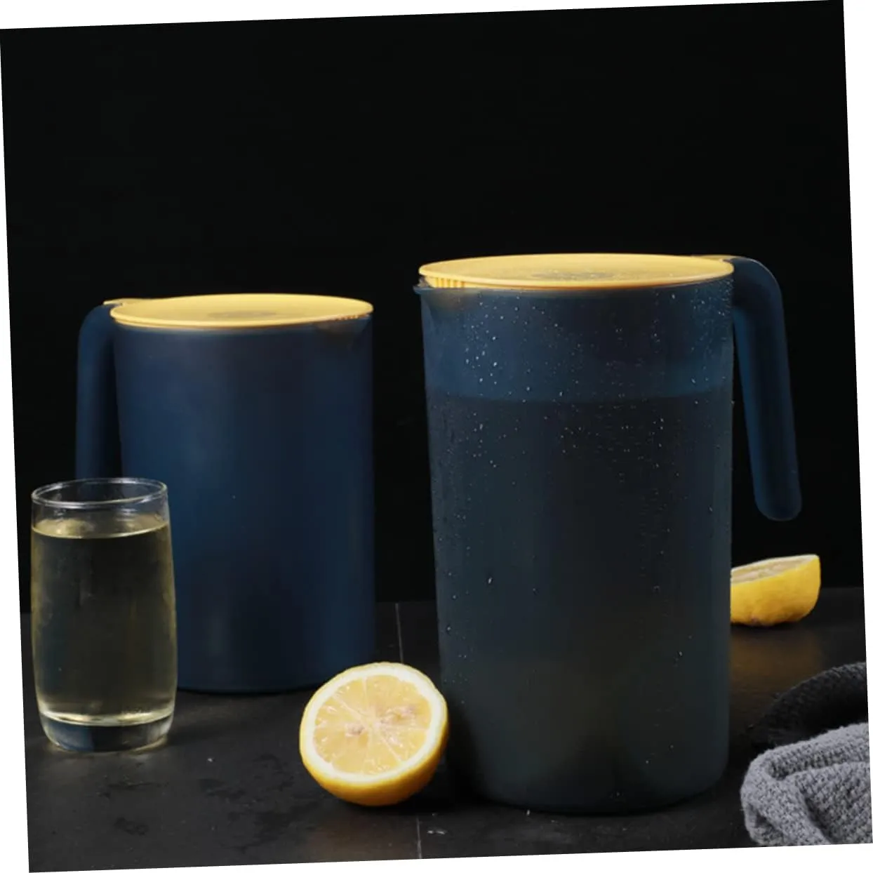 1pc Large Capacity Plastic Water Kettle with Lid and Handle Heat-resistant Cold Water Pitcher for Easy Pouring for Tea Juice and Picnics Gray