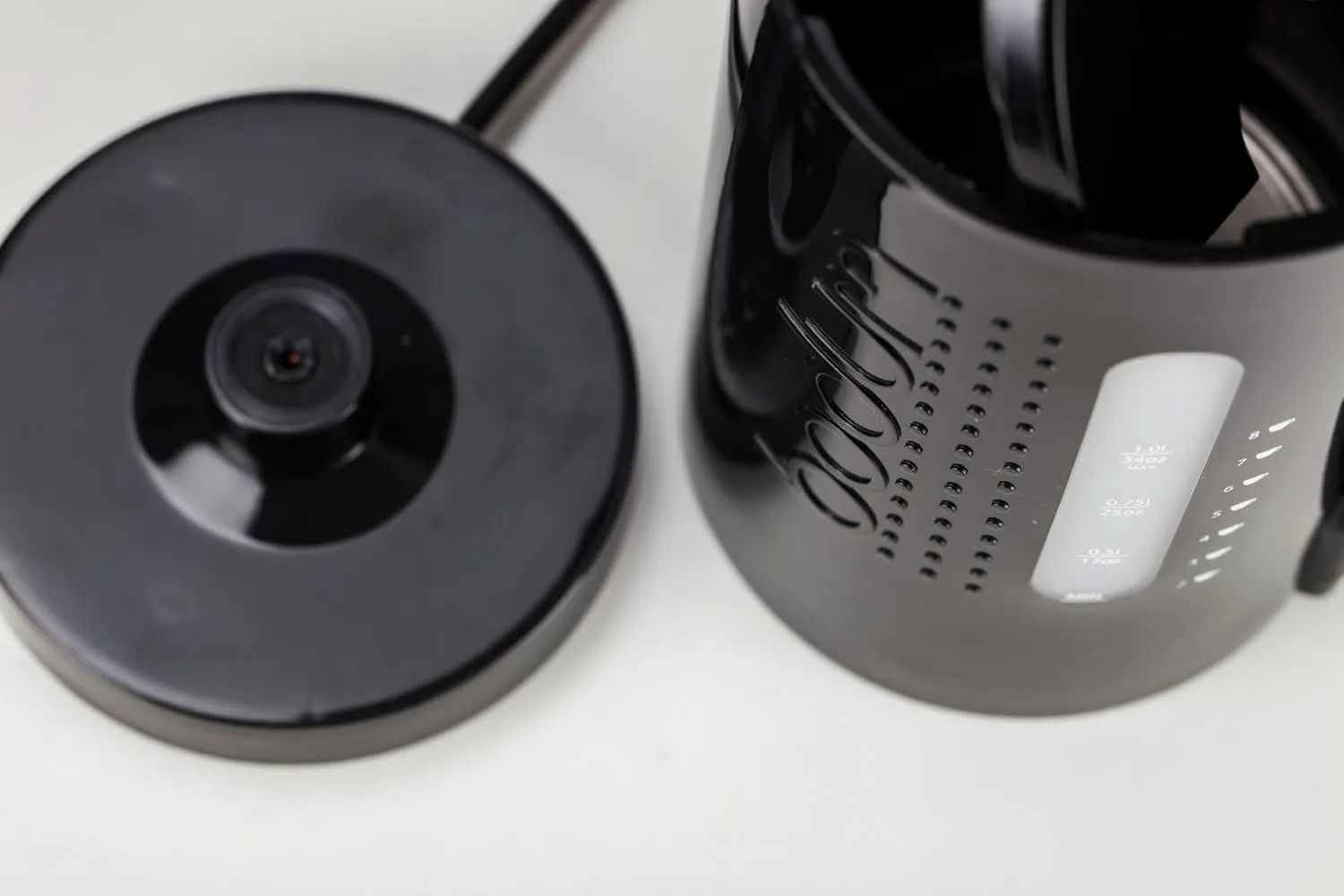 Bodum 34oz Bistro Electric Water Kettle For Coffee & Tea, BPA-Free Plastic, Rapid-Boil, Auto Shut-Off, Black
