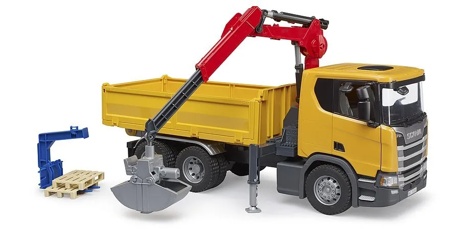 BRUDER CONSTRUCTION 1:16 SCANIA SUPER 560 R TRUCK W CRANE & 2 PALLETS