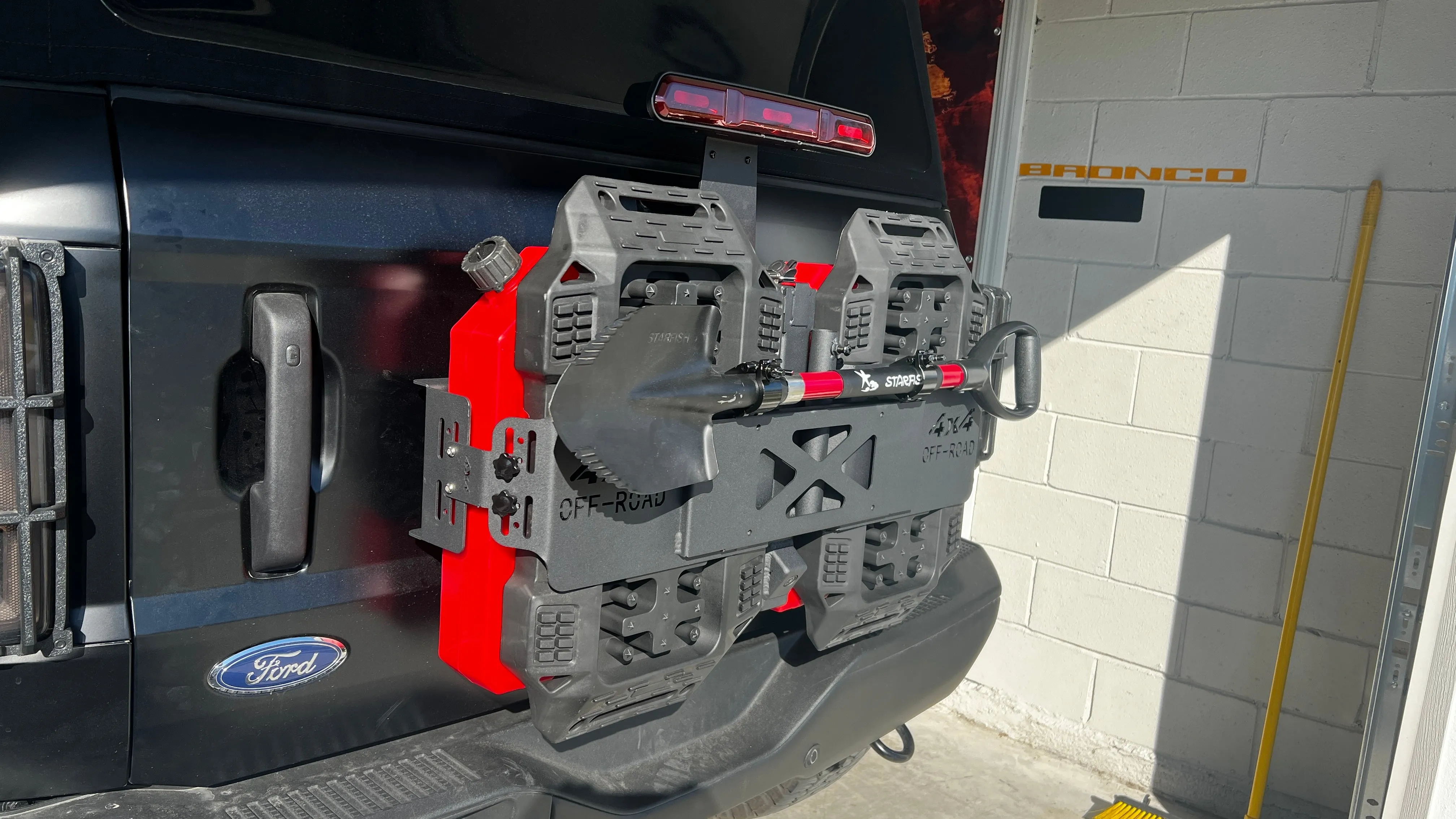 Buckle Up Off-Road Spare Tire Delete & Off-Road Gas & Track Board Storage Set for 2021  Ford Bronco | bub6gdeleterak