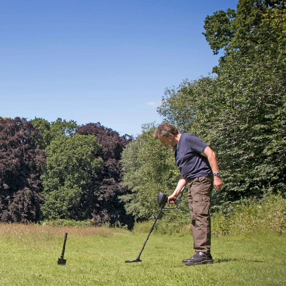 Dellonda Metal Detector with High Accuracy Pinpoint Function - A