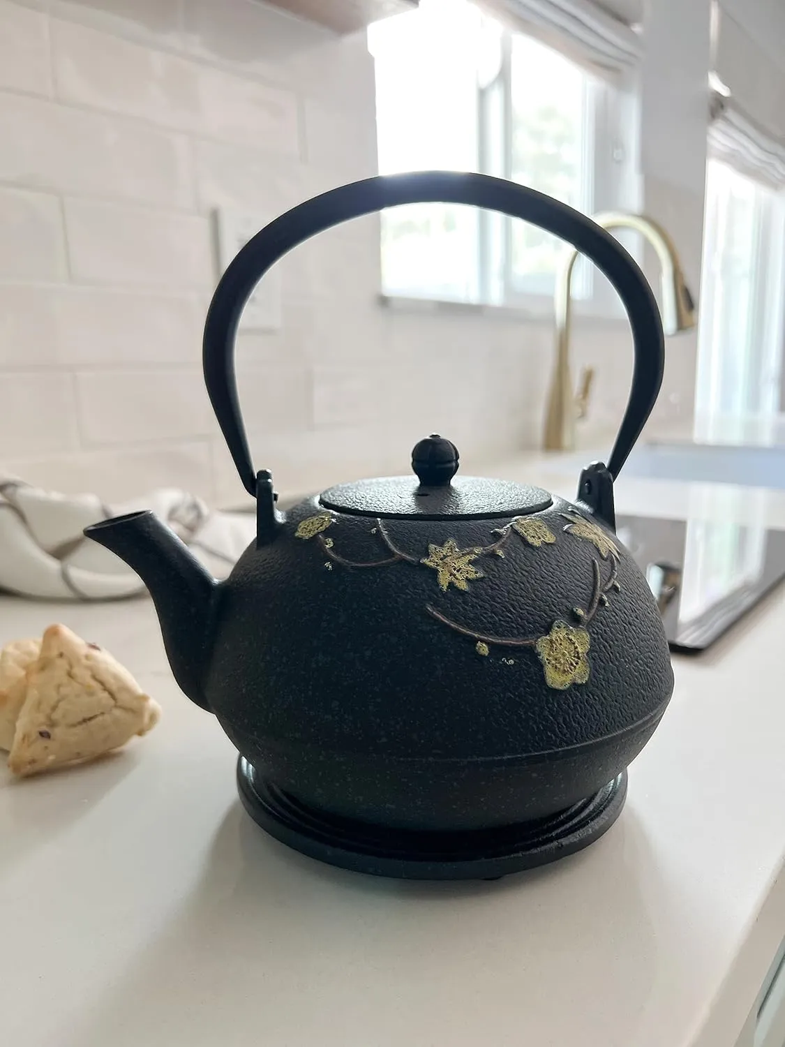 Frieling Ja by Hama Cast Iron Teapot & Cast Iron Trivet with Stainless Steel Infuser - 34 Ounce Black/Yellow - Japanese Tea Kettle