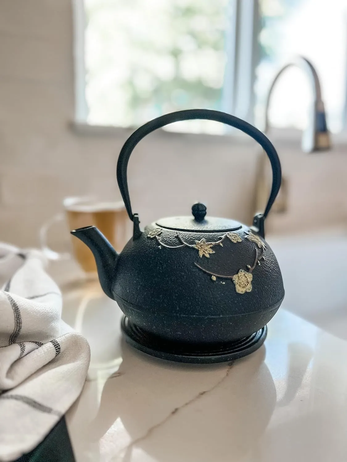 Frieling Ja by Hama Cast Iron Teapot & Cast Iron Trivet with Stainless Steel Infuser - 34 Ounce Black/Yellow - Japanese Tea Kettle