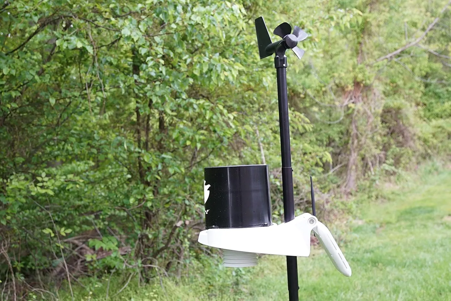 KestrelMet 6000 Cellular Weather Station with Tripod, Compatible with AT&T