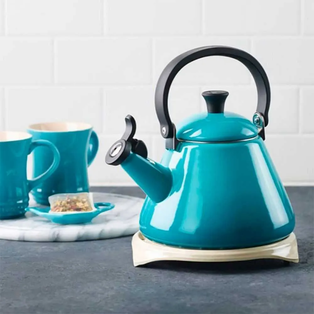 Le Creuset Kone kettle