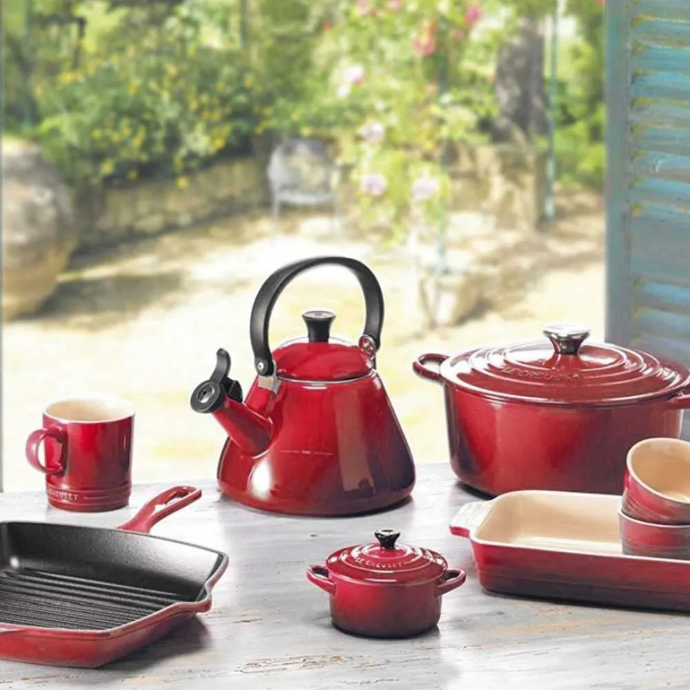 Le Creuset Kone kettle