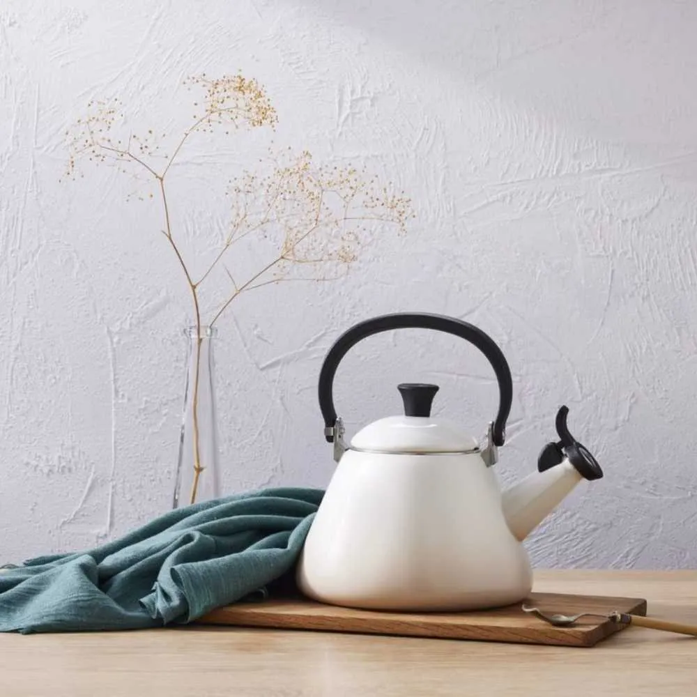 Le Creuset Kone kettle