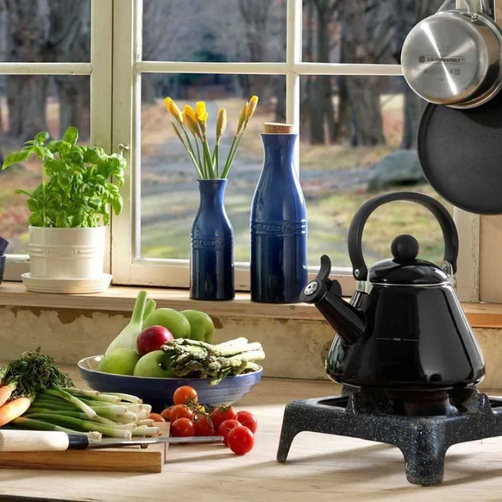 Le Creuset Kone kettle