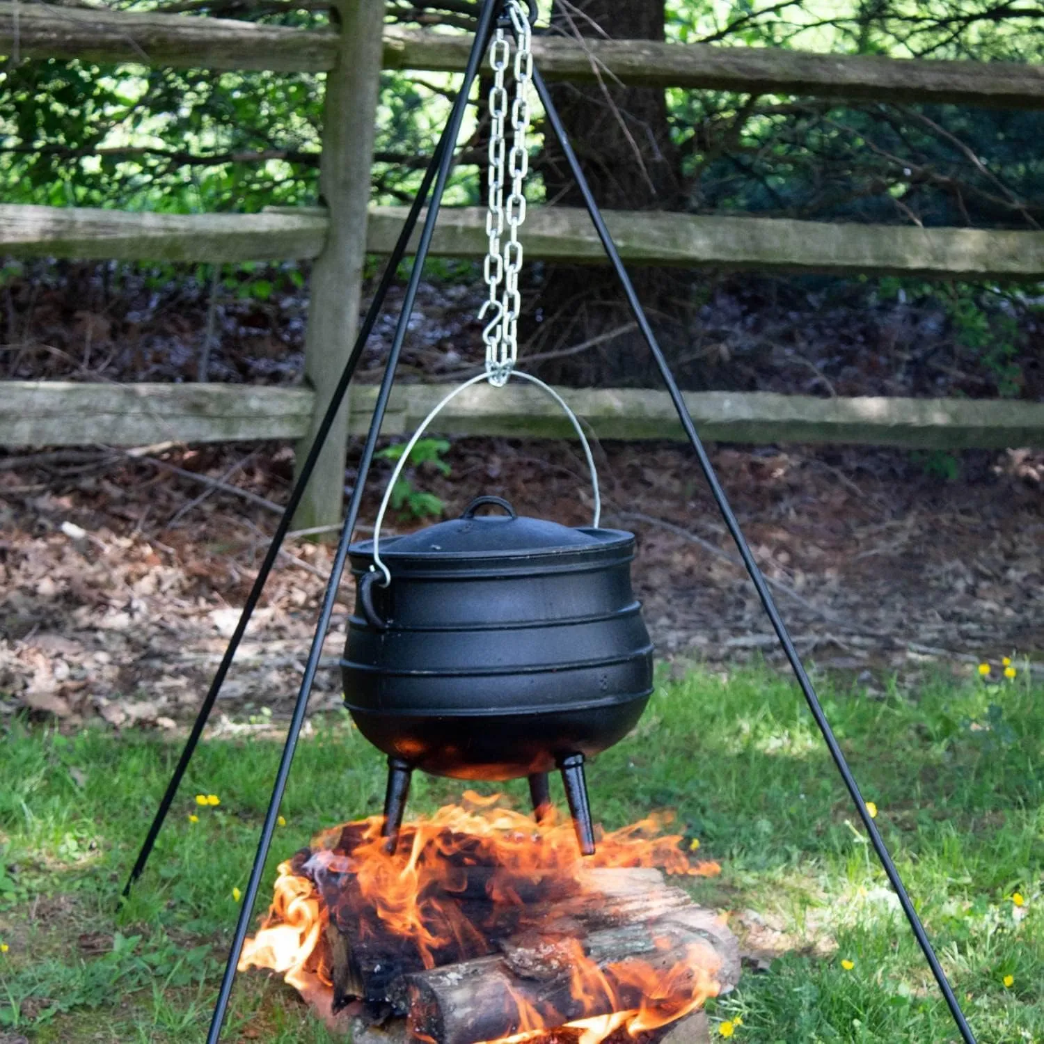 Lehman's Campfire Cooking Kettle Pot - Cast Iron Potje Dutch Oven with 3 Legs and Lid, 9.5 inch, 1.5 gallon