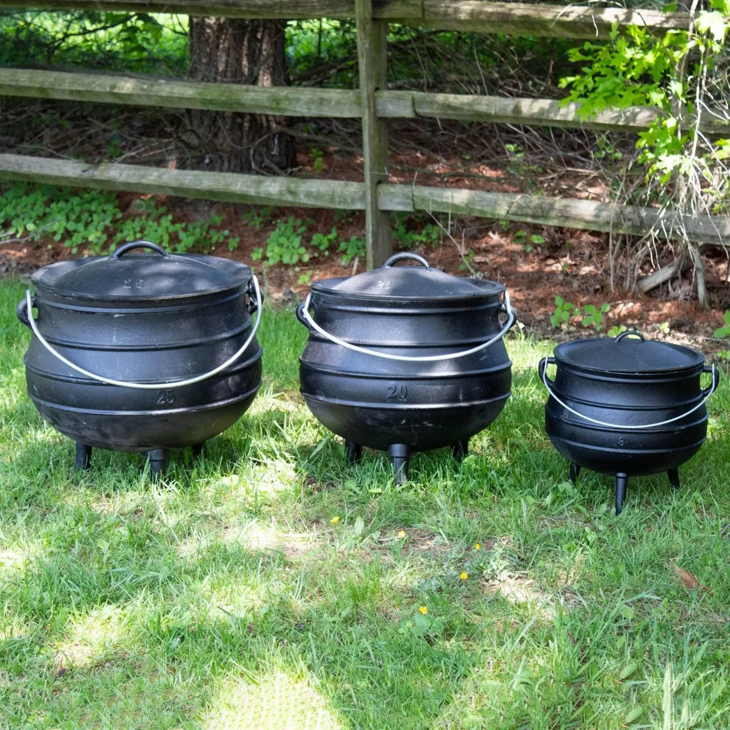 Lehman's Campfire Cooking Kettle Pot - Cast Iron Potje Dutch Oven with 3 Legs and Lid, 9.5 inch, 1.5 gallon