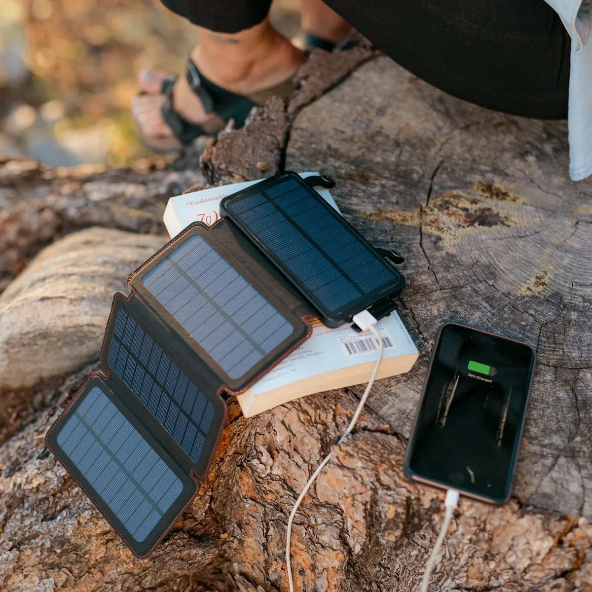 QuadraPro Solar Power Bank with Wireless & Dual USB Charging by Frog & CO