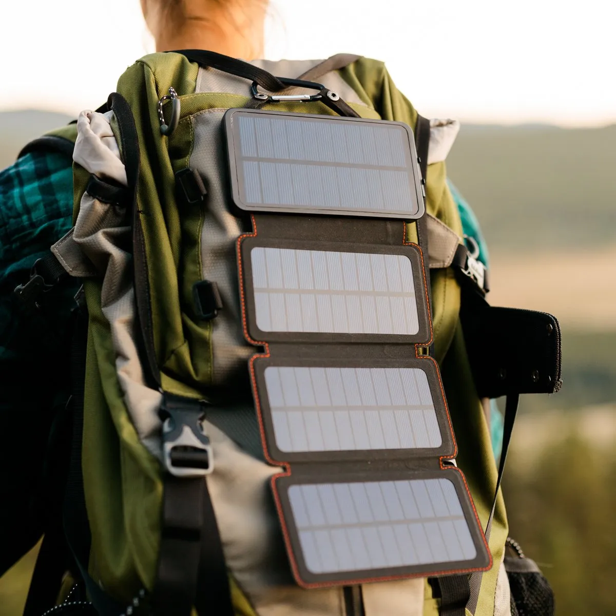 QuadraPro Solar Power Bank with Wireless & Dual USB Charging by Frog & CO