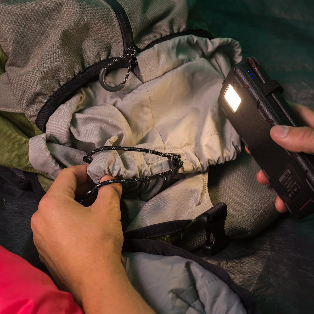 QuadraPro Solar Power Bank with Wireless & Dual USB Charging by Frog & CO