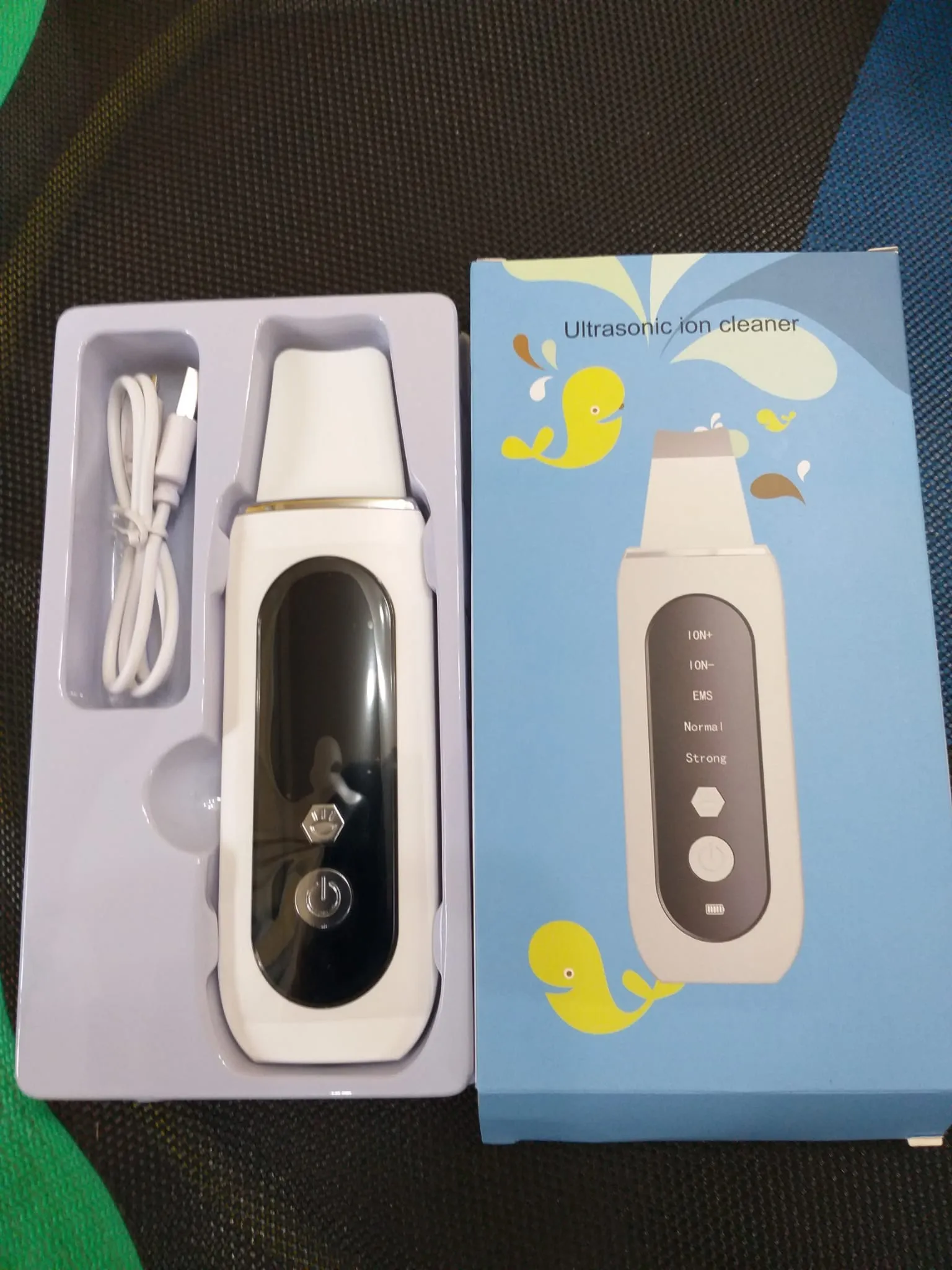 Ultrasonic shovel machine Facial Skin Scrubber Electric Blackhead Remover